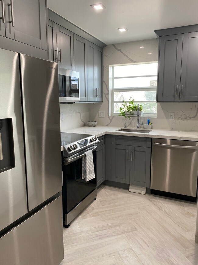 2500 NE 48th Ln Unidad 306
