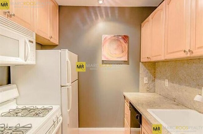 Photo - 2021 Commonwealth Ave Unit 2001-2
