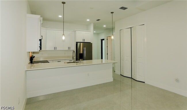 Photo - 141 Harold Ave S