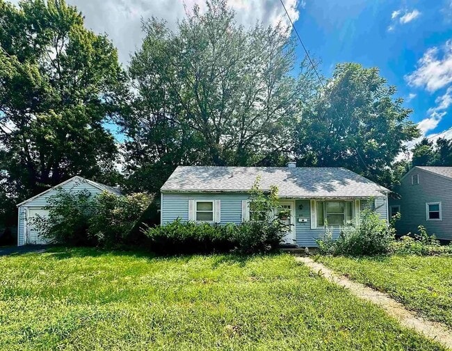 Building Photo - Cozy 2-Bedroom Home In a Peaceful Neighbor...