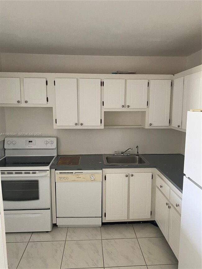 Photo - 16950 W Dixie Hwy Unit A-529