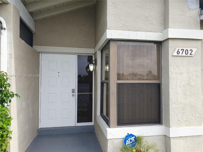 Building Photo - 6702 SW 152nd Pl