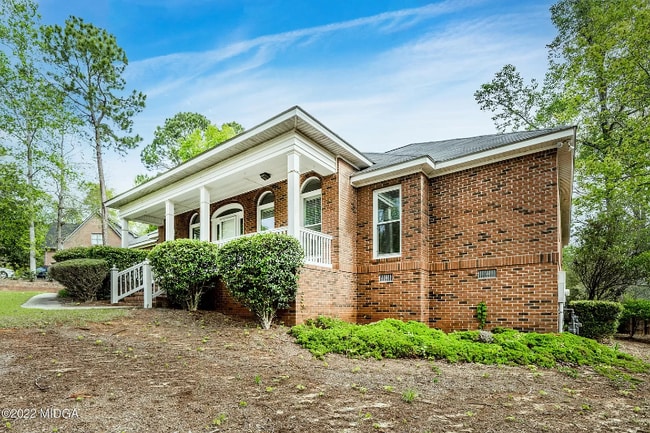 Photo - 205 Saddle Creek Ct