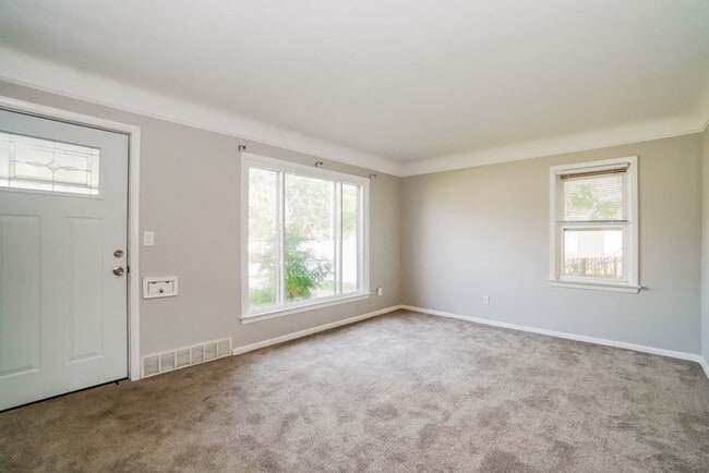 Photo - 16 Broadmore Ave