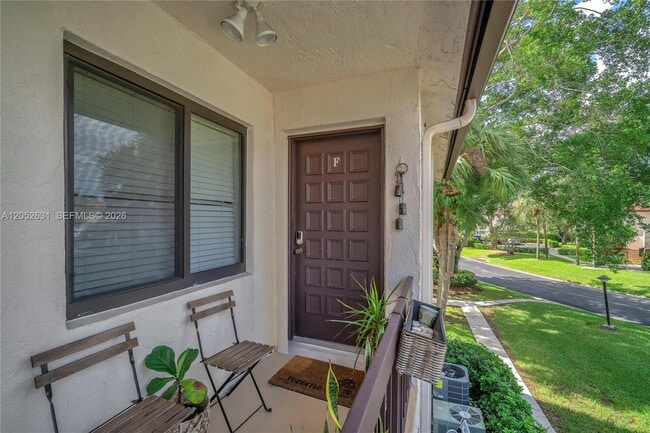 Building Photo - 7956 Eastlake Dr Unit F