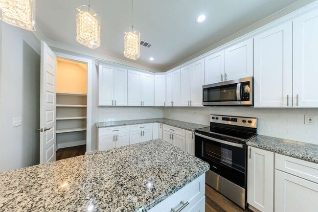 Photo - NOW AVAILABLE!!!  Beautiful Home Minutes from Downtown, Germantown, Sylvan Park, the Nations & We...