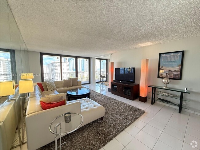 Building Photo - 290 174th St Unit 2010 Rental