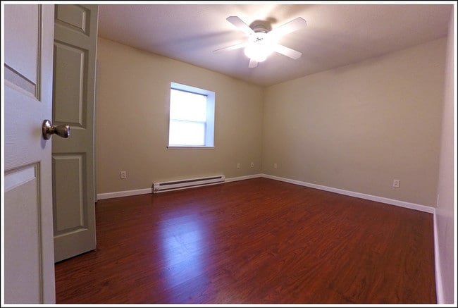 Building Photo - 518 Main St Unit D Rental