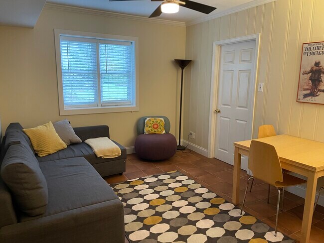 Photo - 2059 Desmond Dr