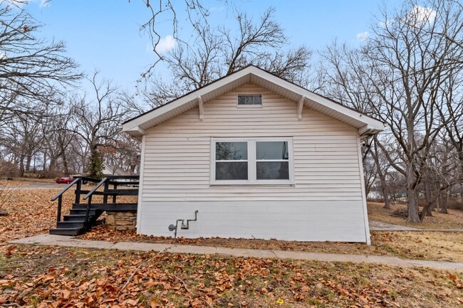 Photo - COMING SOON!! Charming 2-Bedroom Haven in Kansas City Northland!