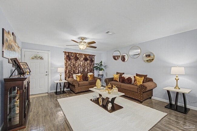 5706 Ventura Ln
