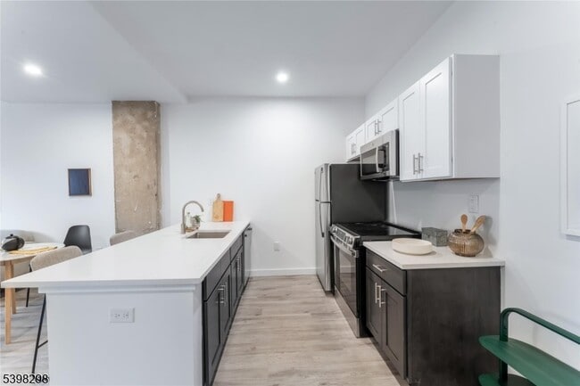 Photo - 10 Commerce Ct Unit 3C