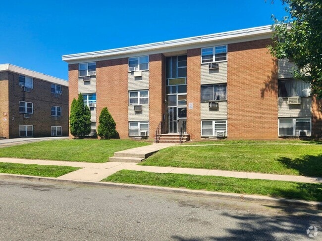 Building Photo - Riley Realty, LLC Rental