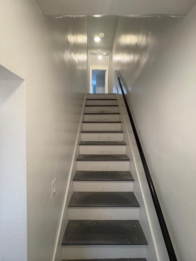 Photo - 429 Monongahela Ave Unidad 430