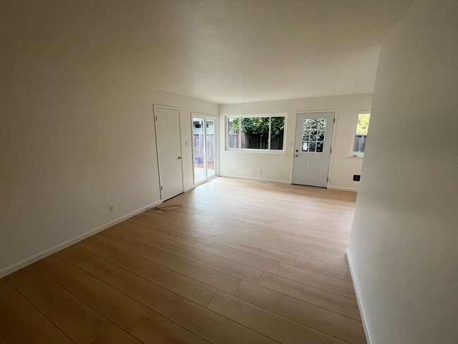 Photo - 2110-2112 Town & Country Lane Unit 2112