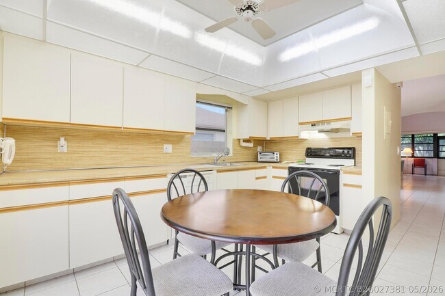 13759 Date Palm Ct Unit A