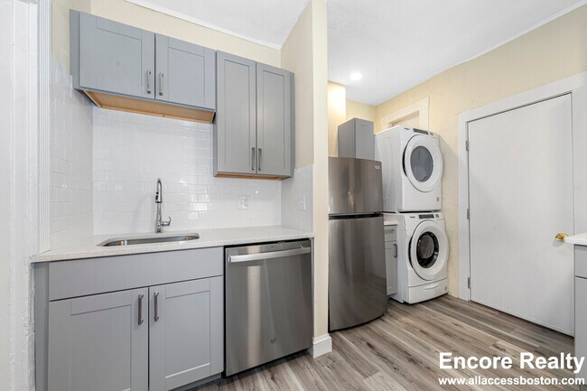 Photo - 46 Brackett St Unidad 2