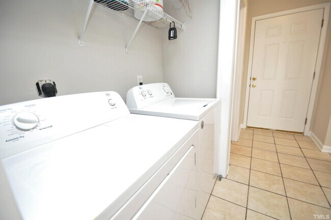 Room in Condo on Crab Orchard Dr