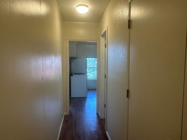 Photo - Spacious Studio w/ Secured Entry in Sought After Oregon City~ W/S/G INCLUDED! Unit 07