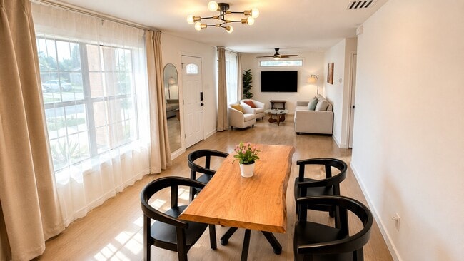 Photo - 2115 E Kearney St