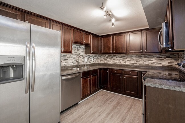 Photo - Beautiful 3-bedroom family Townhouse!! "ASK ABOUT OUR ZERO DEPOSIT"