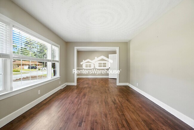 Photo - 2909 Duke of York Dr Casa