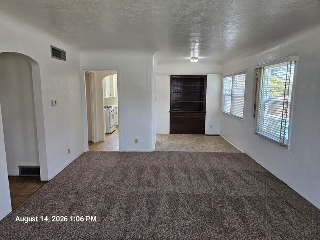 Photo - 748 E San Joaquin Ave