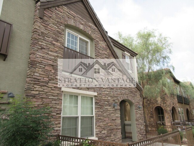 Building Photo - 2741 S Equestrian Dr