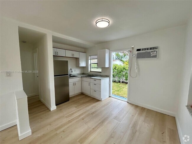 Building Photo - 601 NW 90th St Unit 3 Rental