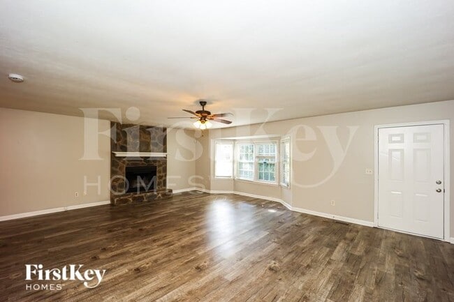 Photo - 420 Freestone Dr