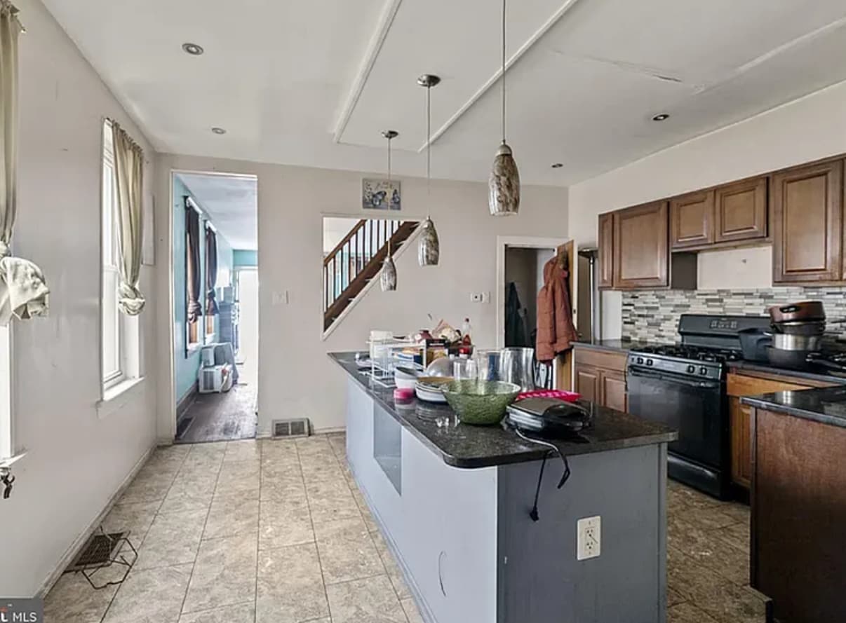 Photo - 910 Mechanic St