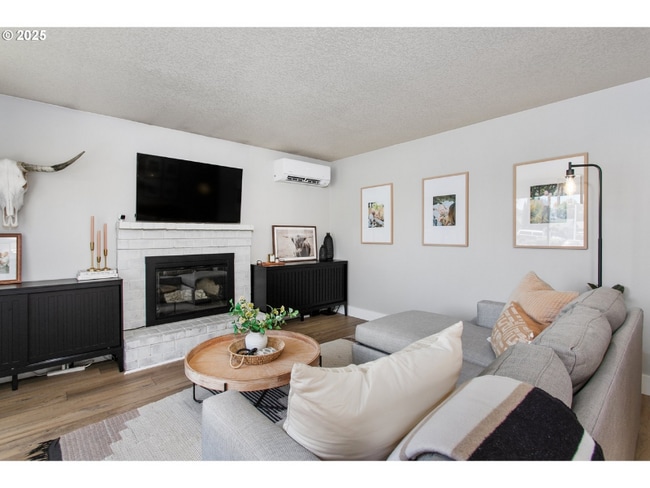 Photo - 718 SE 143rd Ave