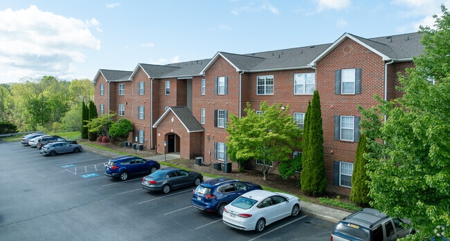 Mountaineer Village Student Apartments - Mountaineer Village