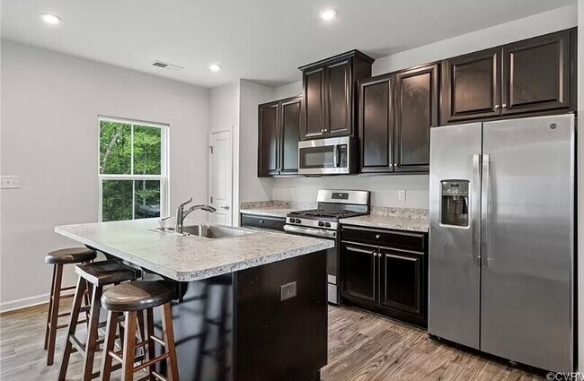 Photo - 4042 Grove Point Dr