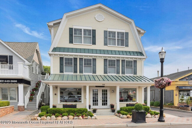 Building Photo - 308 Morris Ave Unit A