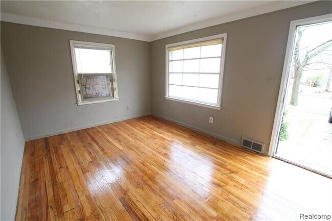 Photo - 15890 W Parkway St