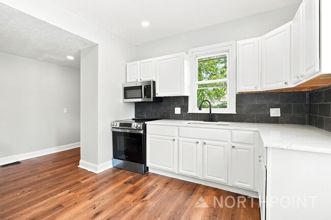 Photo - 578 Stewart Ave