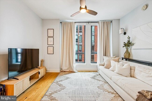 Photo - 1211 Van St SE Unit 902