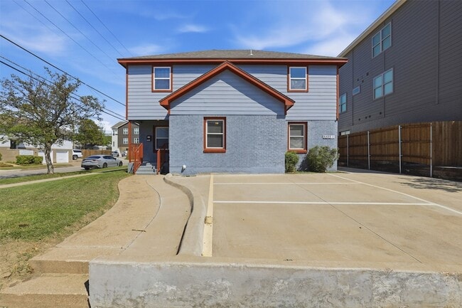 Photo - 3201 McCart Ave