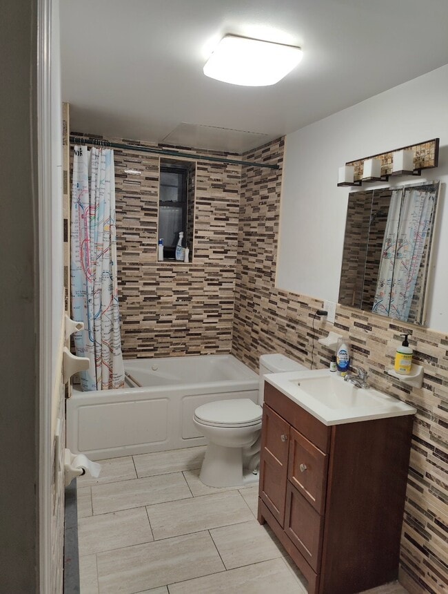 Photo - 2128 Newtown Ave Unidad Apt 2