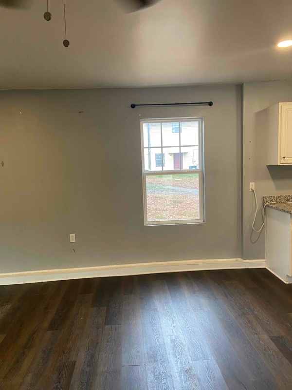 Photo - 434 Clearwater St