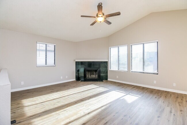 Photo - 921 S Val Vista Dr