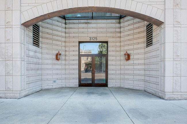 Photo - 3125 W Fullerton Ave Unit 206