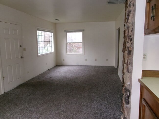 Photo - 36 N Peach St Unit Apt A