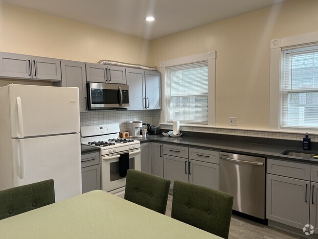 Building Photo - 77 Dana St Unit 2 Rental