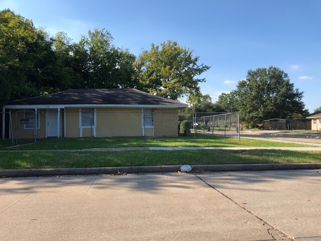 Building Photo - 10830 Fairland Dr