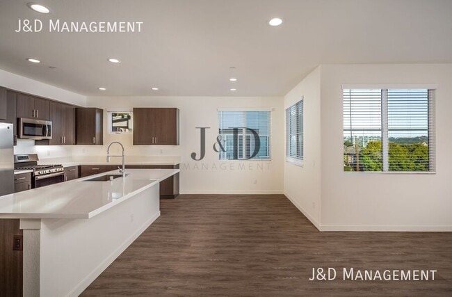 Photo - 5845-5855 RILEY STREET-5853 Unit 5853