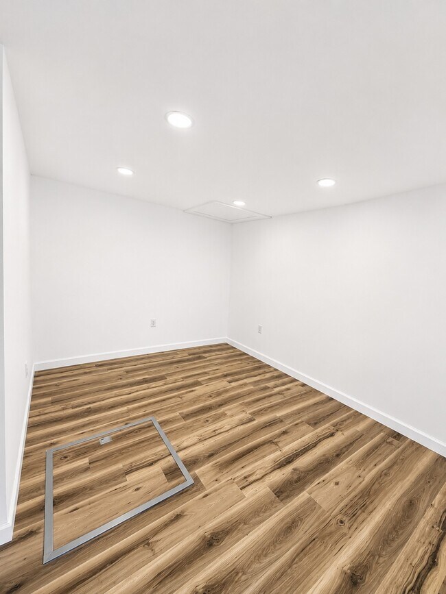 Photo - 439 N 28th St