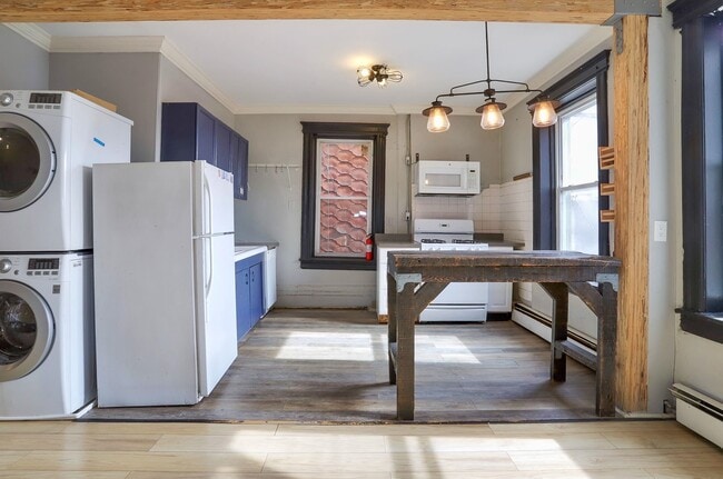 Photo - 388 Baldwin Ave Unidad 2