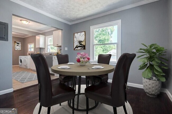 Photo - 120 Burbank Dr NW